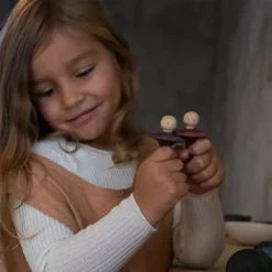 Grapat Houten Poppetje In Bakje - Blauw -Poppenwinkel grapat houten poppetje in bakje blauw 5