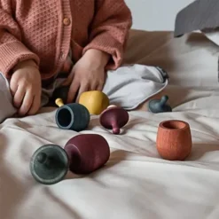 Grapat Houten Poppetje In Bakje - Rood 13 Grapat Houten Poppetje In Bakje - Rood -Poppenwinkel grapat houten poppetje in bakje rood 4